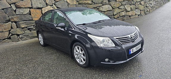 Toyota Avensis 3 of 5