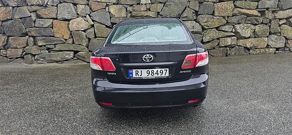 Toyota Avensis 5 of 5