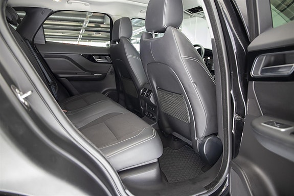Jaguar F-PACE 30 of 30