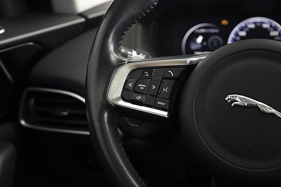 Jaguar F-PACE 15 of 30