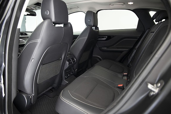 Jaguar F-PACE 24 of 30