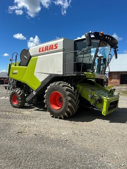 CLAAS 520  TRION