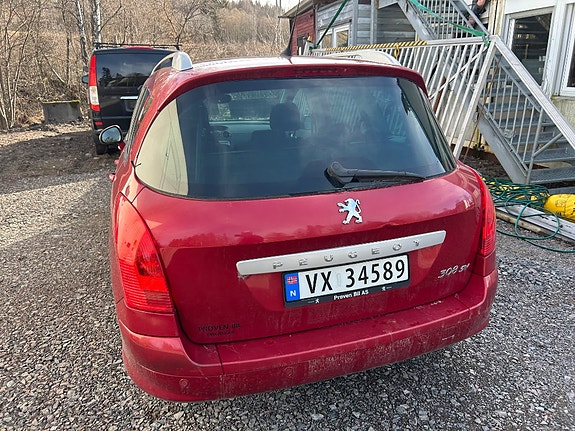 Peugeot 308 SW 4 of 5