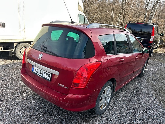 Peugeot 308 SW 3 of 5