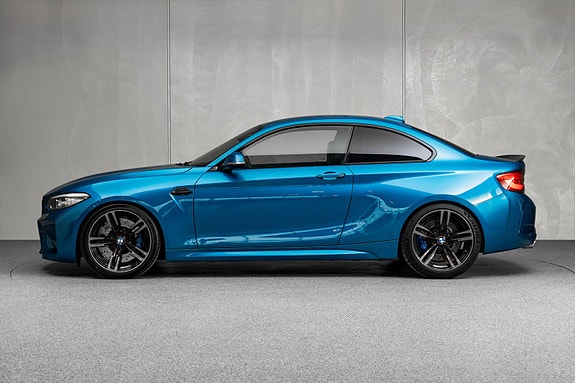BMW M2 4 of 5