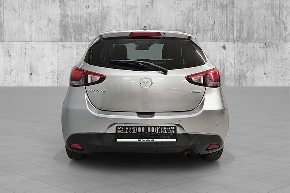Mazda 2 3 of 5