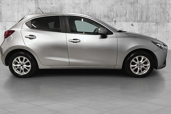 Mazda 2 5 of 5