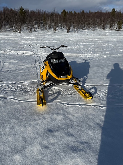 Ski-doo MXZ Rev 440 3 of 5