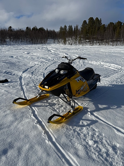 Ski-doo MXZ Rev 440 4 of 5