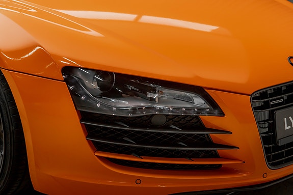 Audi R8 4 of 5