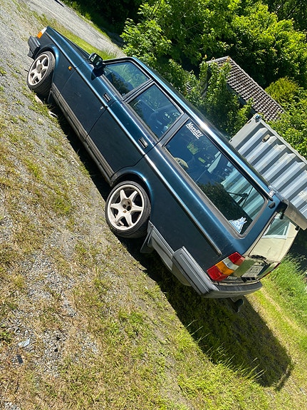 Volvo 240 3 of 8