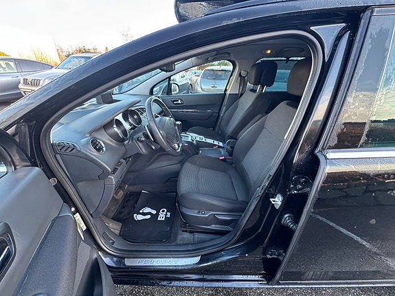 Peugeot 5008 10 of 30