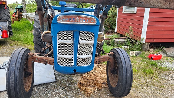 Ford Super Dexta 3 of 5
