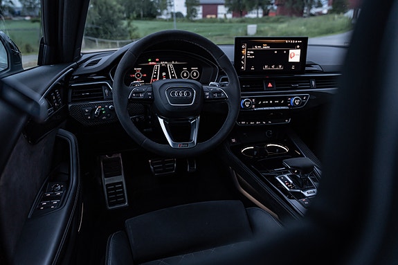 Audi RS4 25 of 30