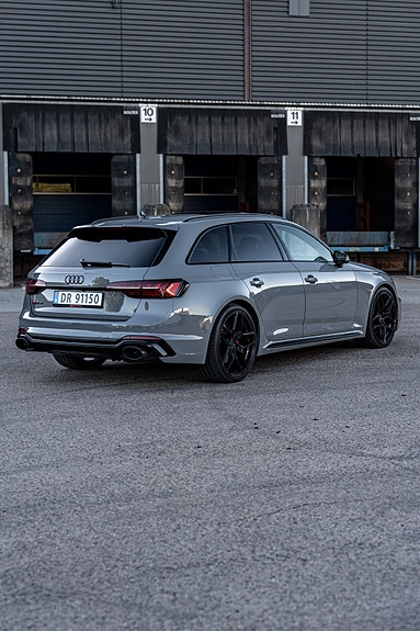 Audi RS4 9 of 30