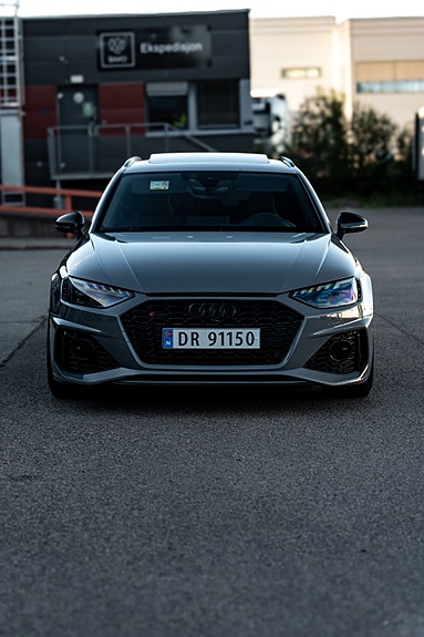 Audi RS4 4 of 5