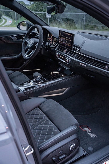 Audi RS4 27 of 30