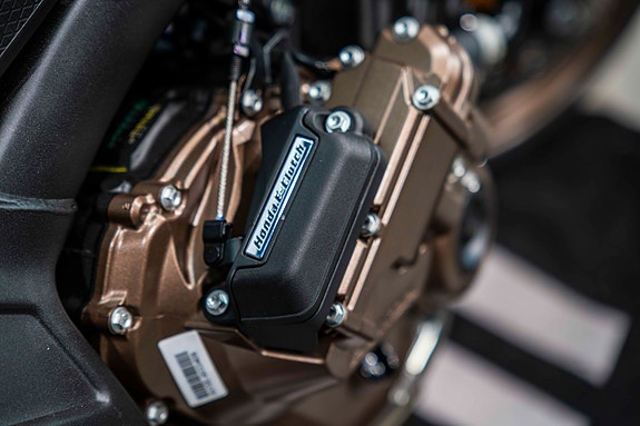 Honda CB650R E-CLUTCH - AGM Edition med varmeholker, Sw-Motech Blaze sidevesker og Daypack tankbag 12 of 20