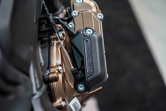 Honda CB650R E-CLUTCH - AGM Edition med varmeholker, Sw-Motech Blaze sidevesker og Daypack tankbag 15 of 20