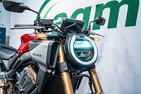 Honda CB650R E-CLUTCH - AGM Edition med varmeholker, Sw-Motech Blaze sidevesker og Daypack tankbag 13 of 20