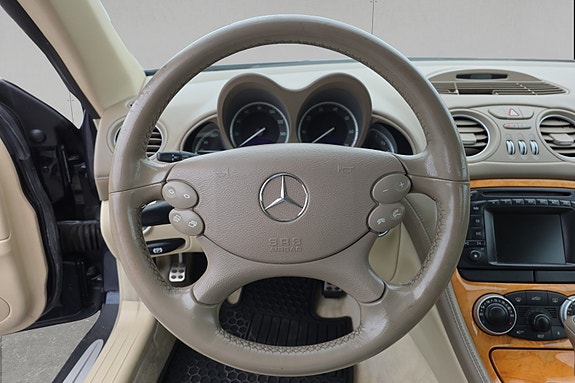 Mercedes-Benz SL500 20 of 30