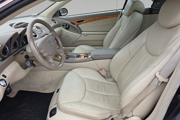 Mercedes-Benz SL500 22 of 30