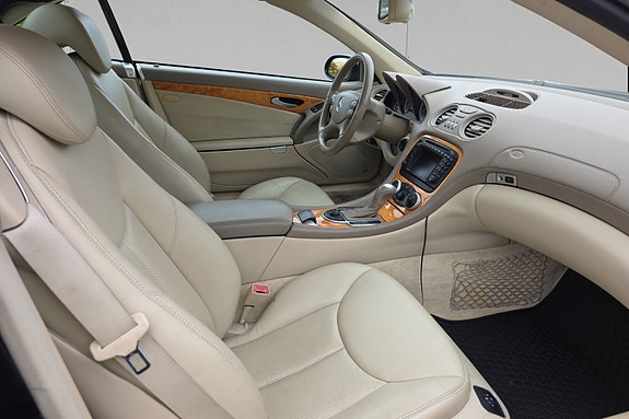 Mercedes-Benz SL500 24 of 30