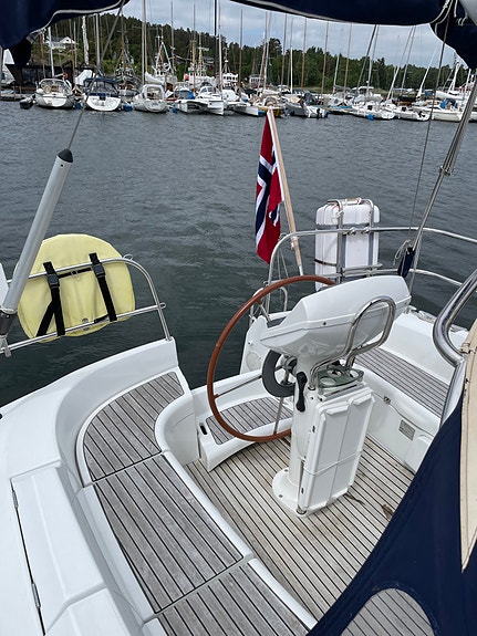 Jeanneau Sun Odyssey 35 2 of 5