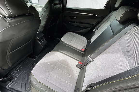 Renault Megane E-Tech 9 of 17