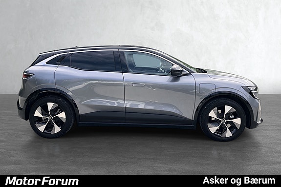 Renault Megane E-Tech 4 of 17