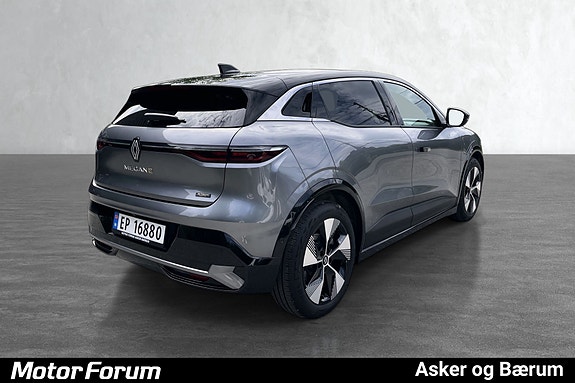 Renault Megane E-Tech 5 of 17