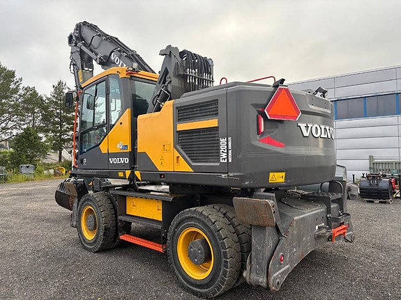 Volvo EW 200 E MH 3 of 5