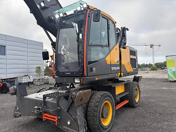 Volvo EW 200 E MH 2 of 5
