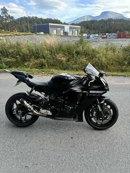 Yamaha YZF-R1 3 of 5