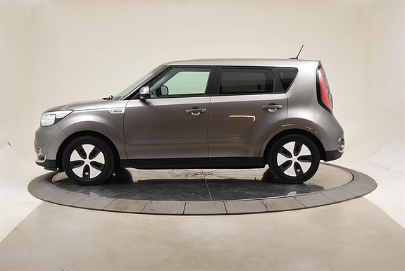 Kia e-Soul 2 of 5