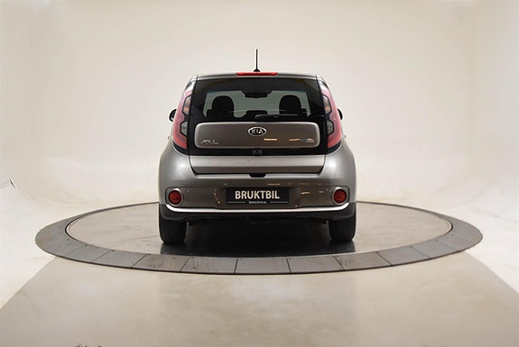 Kia e-Soul 4 of 5