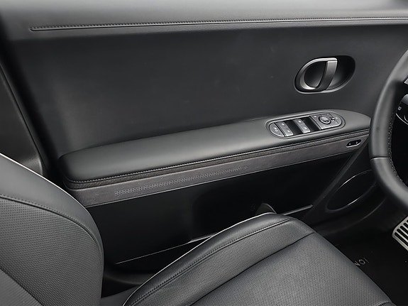 Hyundai Ioniq 5 12 of 23