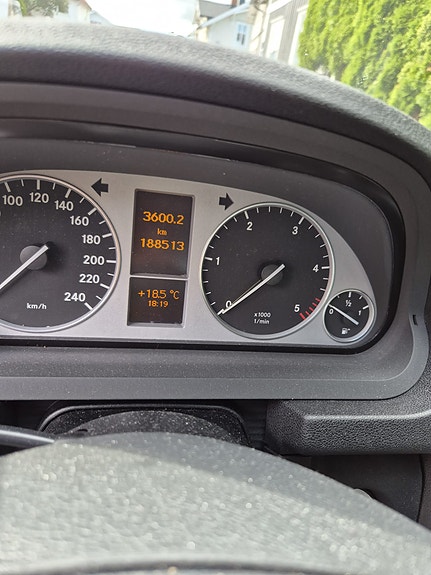 Mercedes-Benz B180 7 of 7