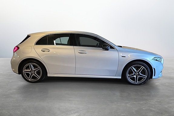 Mercedes-Benz A250 e 4 of 22