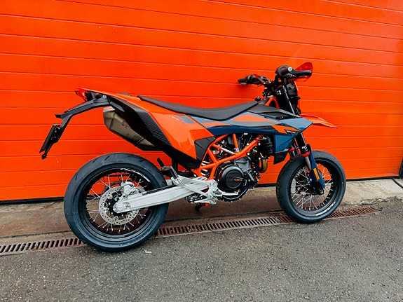 KTM 690 SMC-R 5 of 5