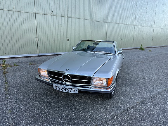 Mercedes-Benz 450 SL 2 of 5