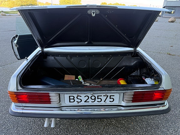 Mercedes-Benz 450 SL 24 of 29