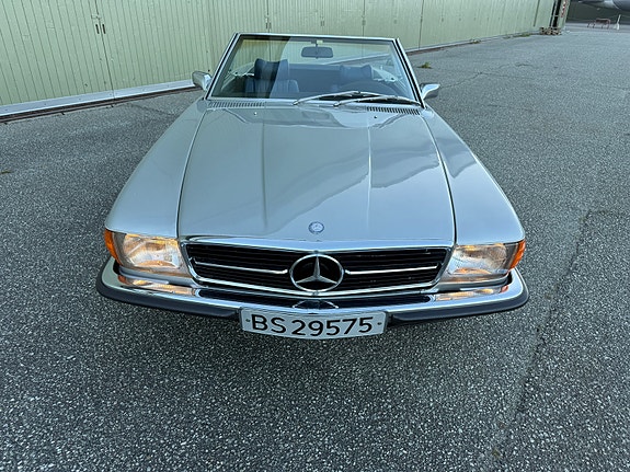 Mercedes-Benz 450 SL 9 of 29