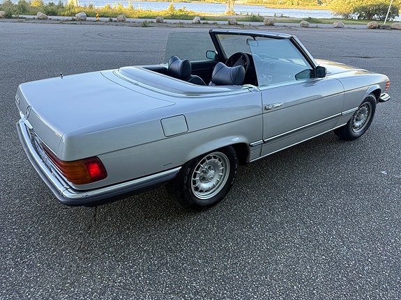 Mercedes-Benz 450 SL 7 of 29