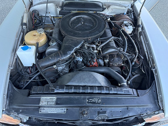 Mercedes-Benz 450 SL 20 of 29