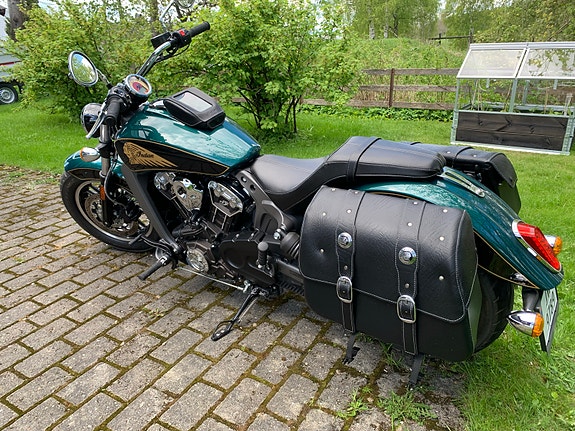 INDIAN Scout Metallic Jade/Thunder Black 5 of 5