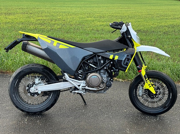 Husqvarna 701 Supermoto 4 of 5
