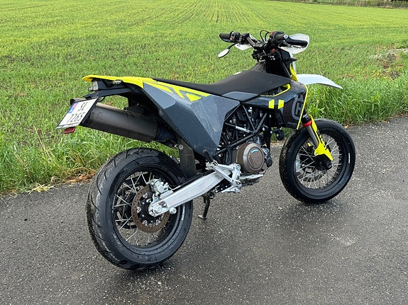 Husqvarna 701 Supermoto 3 of 5