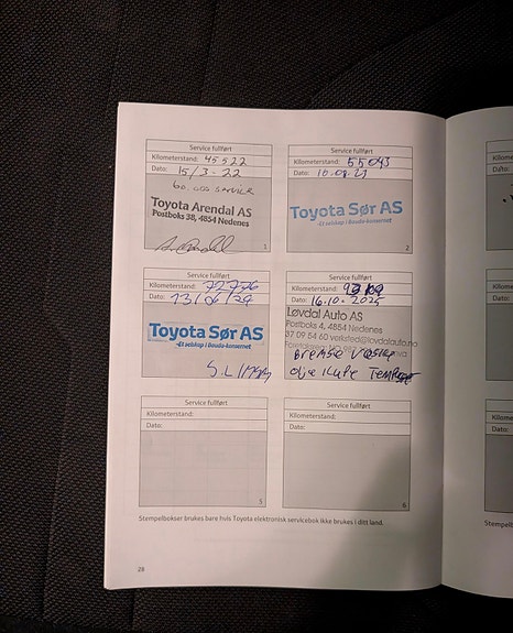 Toyota Prius Plug-in Hybrid 17 of 22