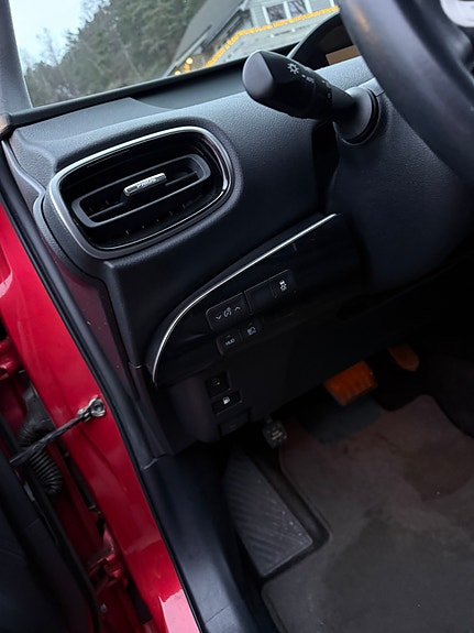 Toyota Prius Plug-in Hybrid 8 of 22